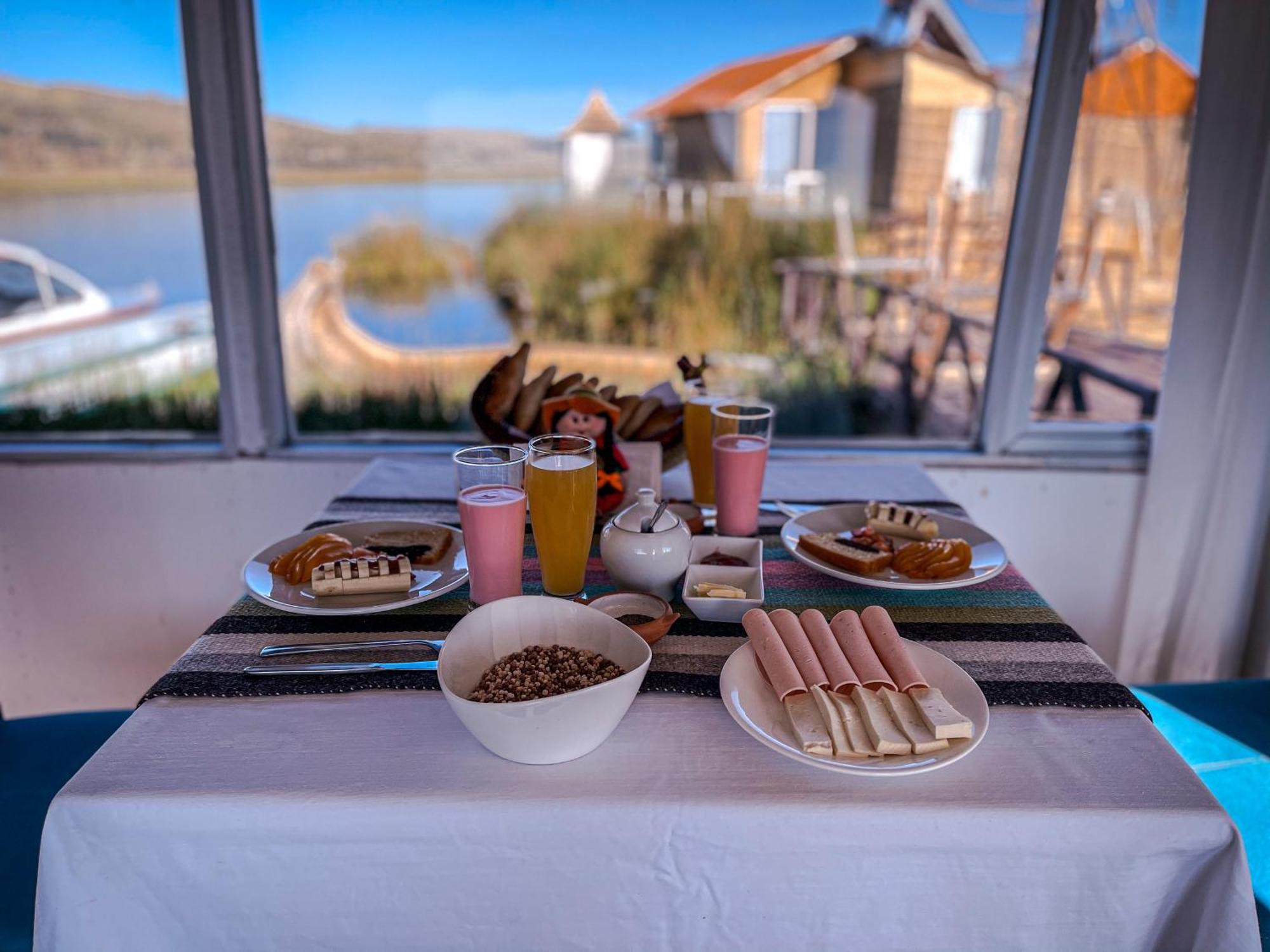 Uros Kay Pacha Lodge Puno Exteriör bild