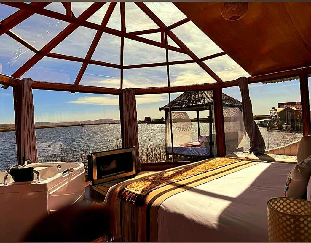 Uros Kay Pacha Lodge Puno Exteriör bild