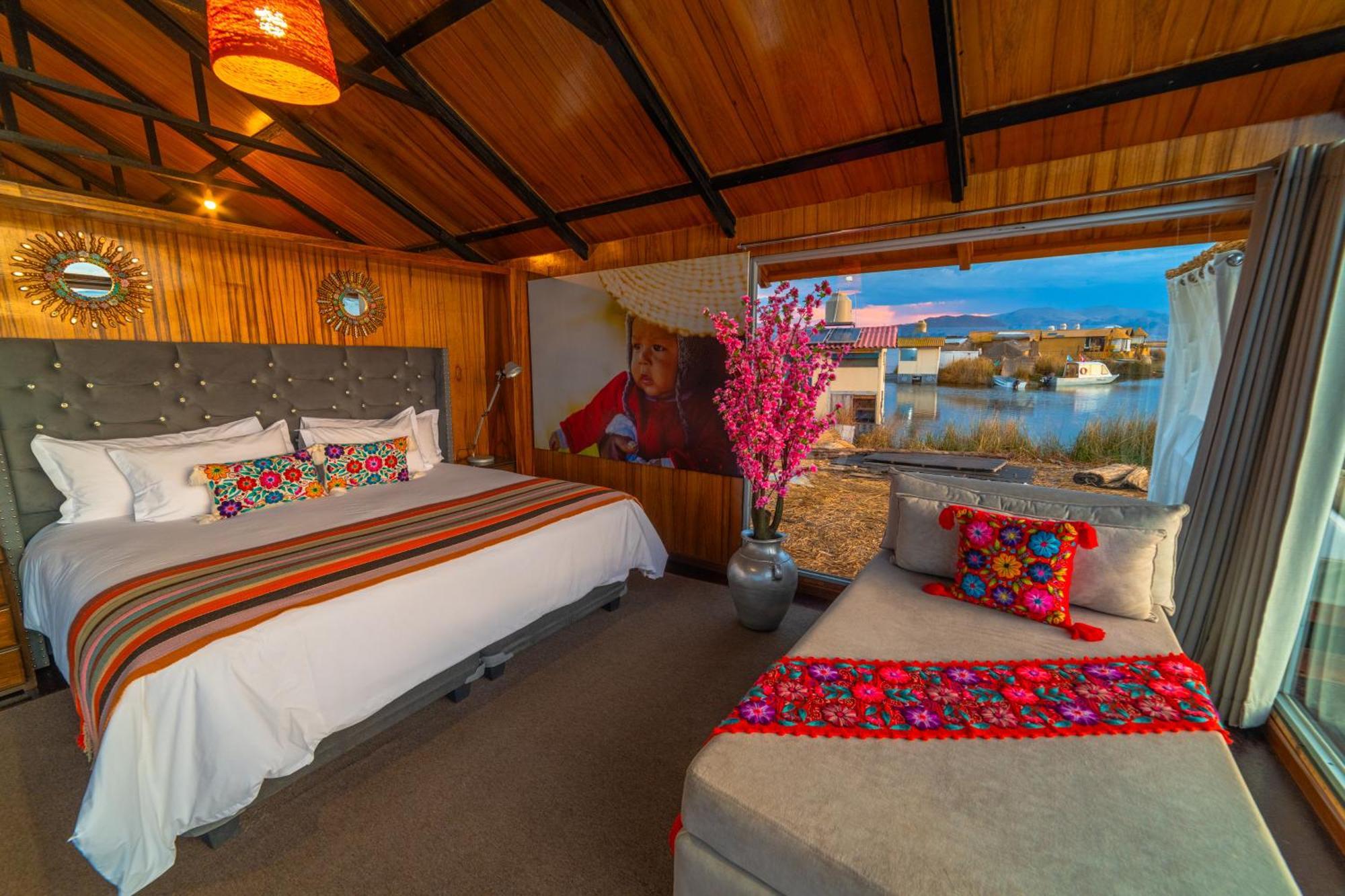 Uros Kay Pacha Lodge Puno Exteriör bild